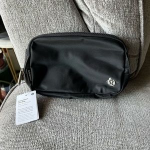 Black Lululemon Everywhere Belt Bag